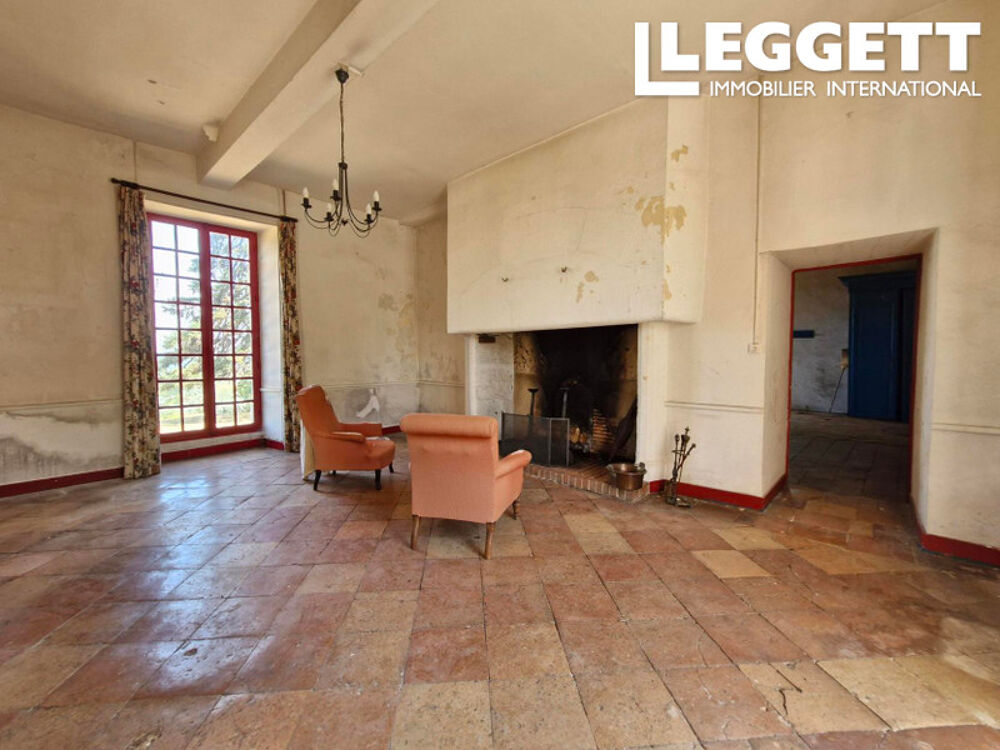 Vente Propriété/Château Château de caractère à rénover avec aile habitable, dépendances et fort potentiel en Dordogne Saint-germain-et-mons