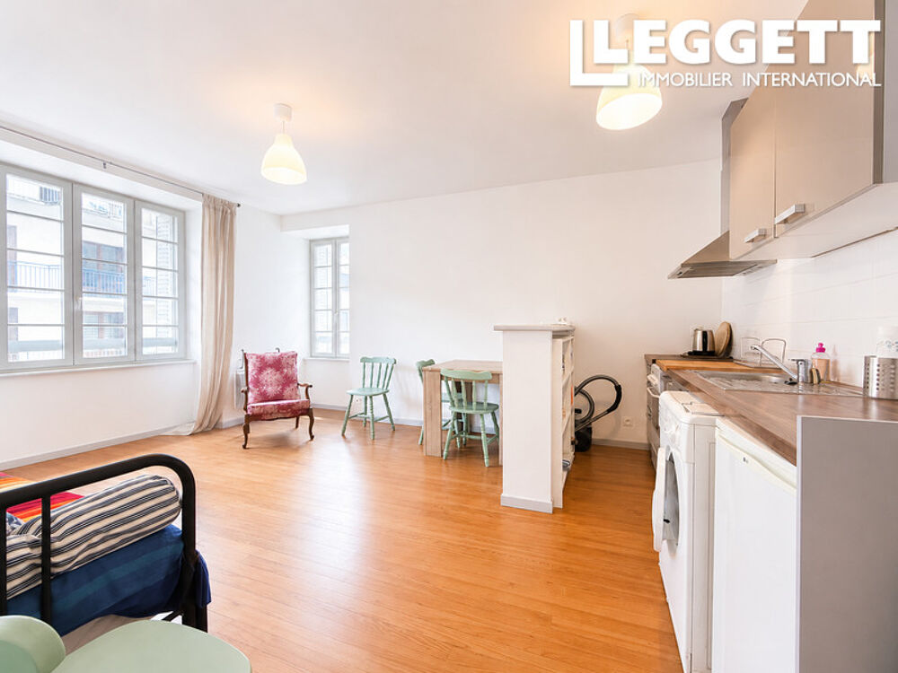 Vente Appartement Bagnères de Luchon. Ce spacieux appt T2 meublé avec garage et local à skis est une location de vacances ideale BagnÈres-de-luchon