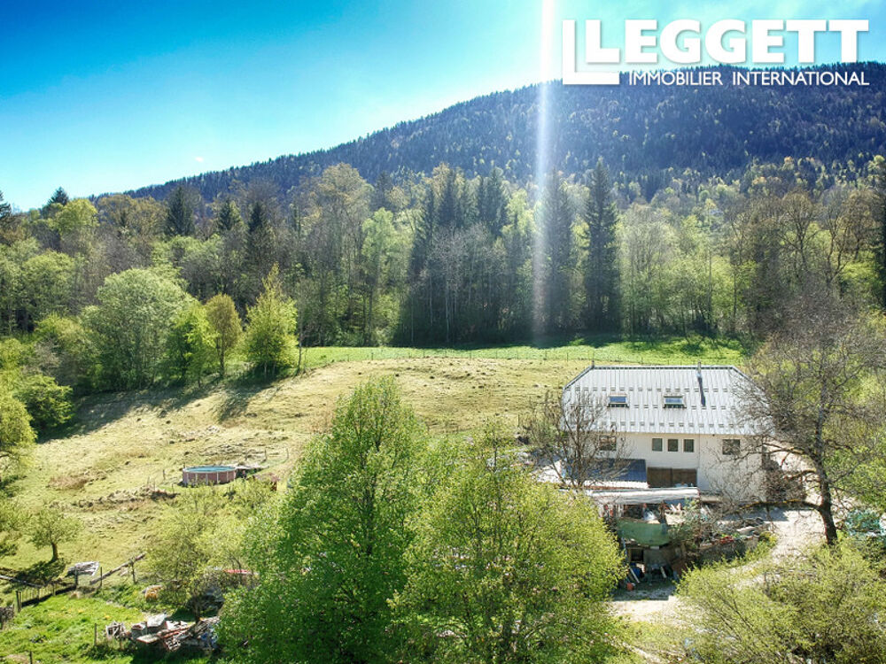 Vente Maison Maison très privée à vendre au Noyer, 3 hectares, libre usage. Aucun voisin, aucune nuisance et calme absolu Le noyer