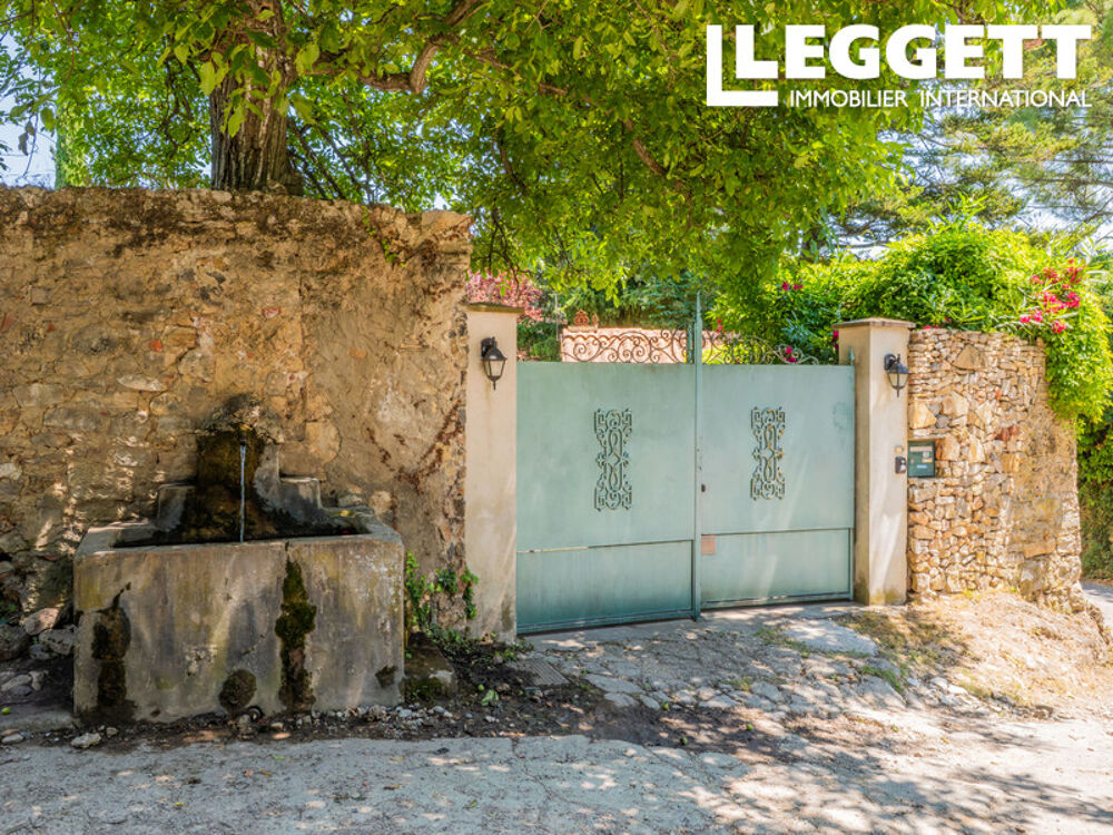 Vente Maison À Correns ? Élégante Demeure de 247m2, 4 chambres, 2135 m2 de terrain, cuisine d'été et piscine Correns