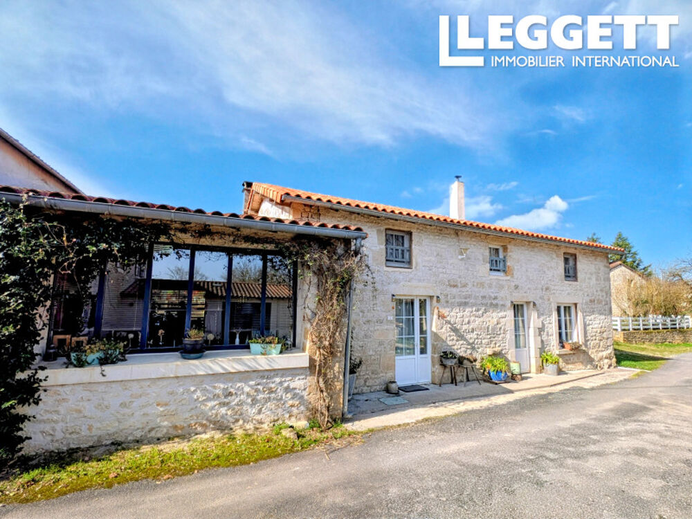 Maison 9 pièces 291 m² · à Theil-Rabier · 291 m² · 271 000 €