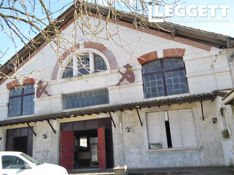 Ancienne discoth&egrave;que, autrefois forge. Ce b&acirc;timent serait id&eacute;al pour un restaurant ou un lieu de vie. P&eacute;rigord 119990 16320 Combiers