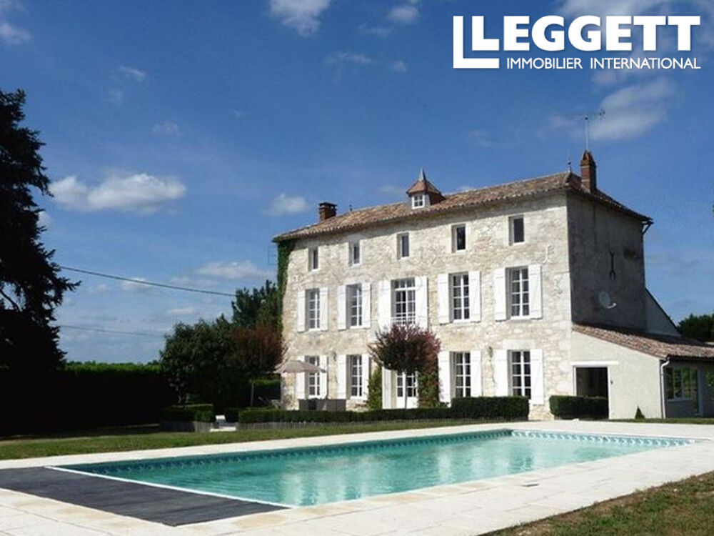 Élégante maison de maître de 4 chambres avec piscine chauffée, magnifiques jardins et suite luxueuse.