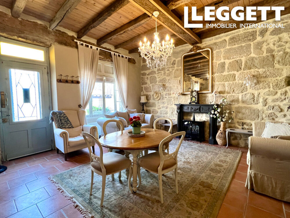 Charmante maison de village pleine de caractère, avec cour intérieur et à deux pas de la vie et des commodités