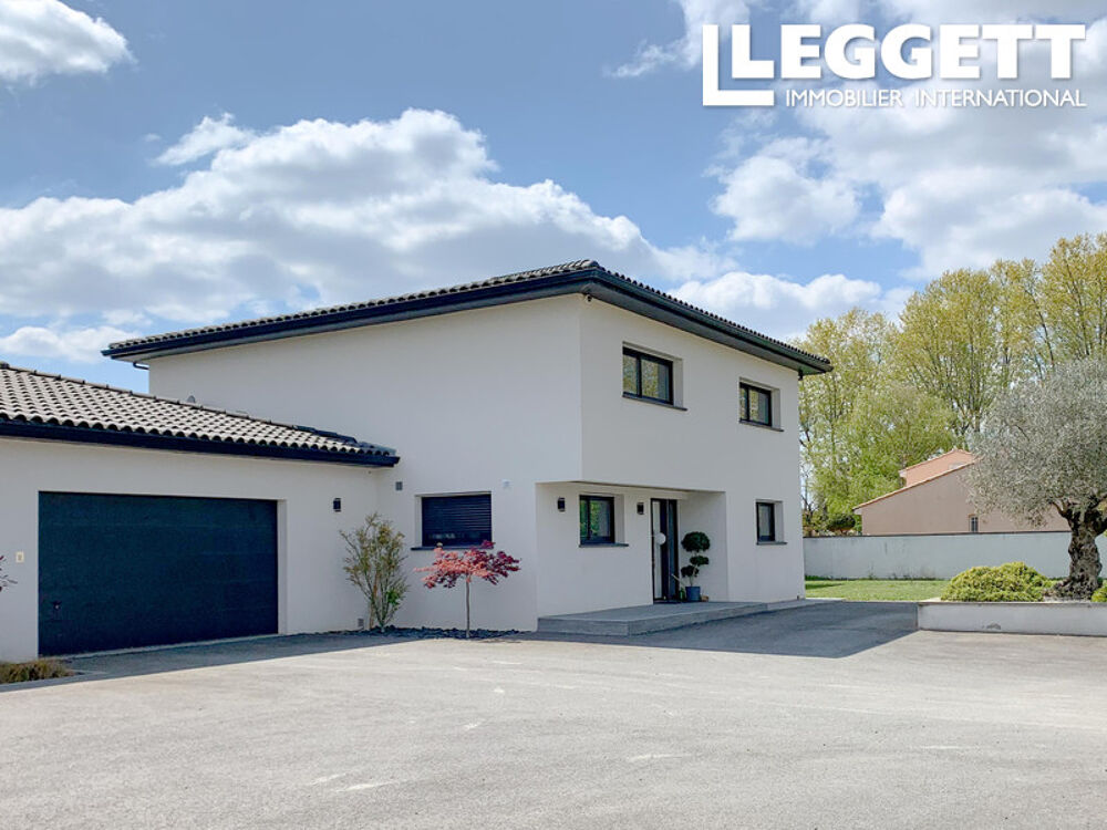 Vente Maison A vendre maison de 250 m2 sur un terrain de 2130m2. Garage de 100m2 Piscine de 7 m x 7m Pool housse NoÉ