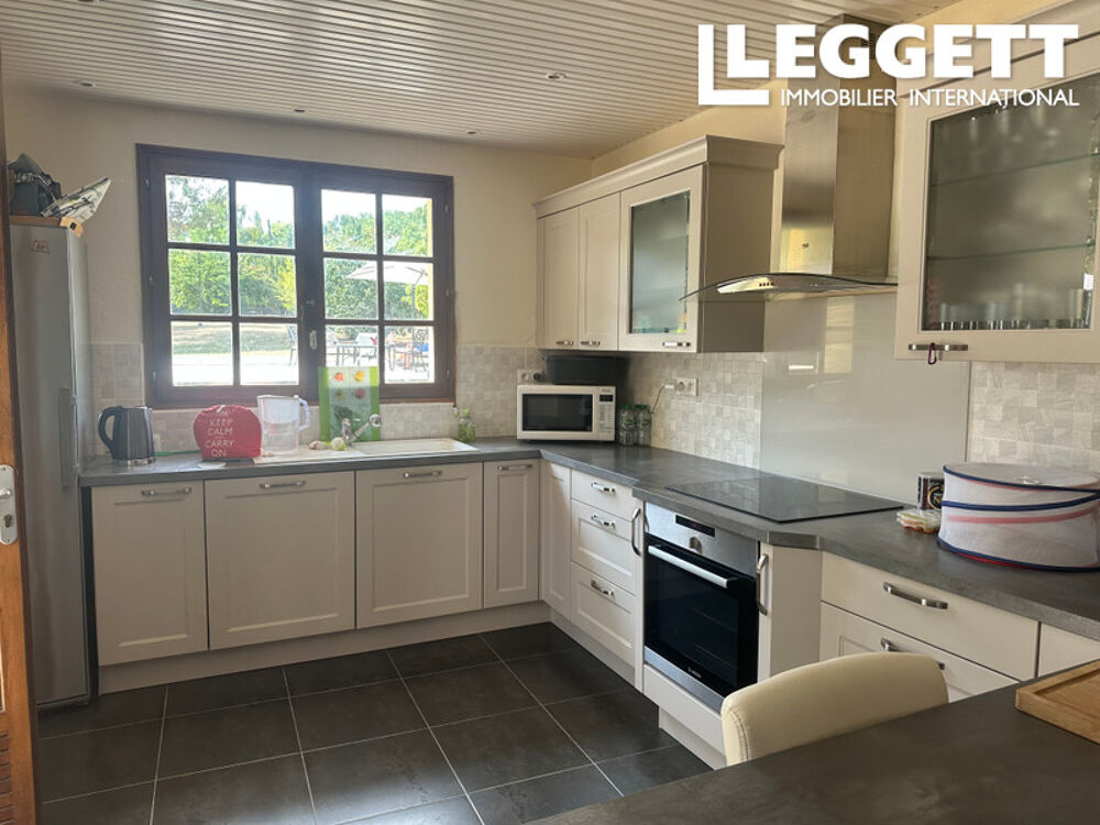 Vente Maison Maison de campagne avec 4 chambres, piscine et jacuzzi. Clairac