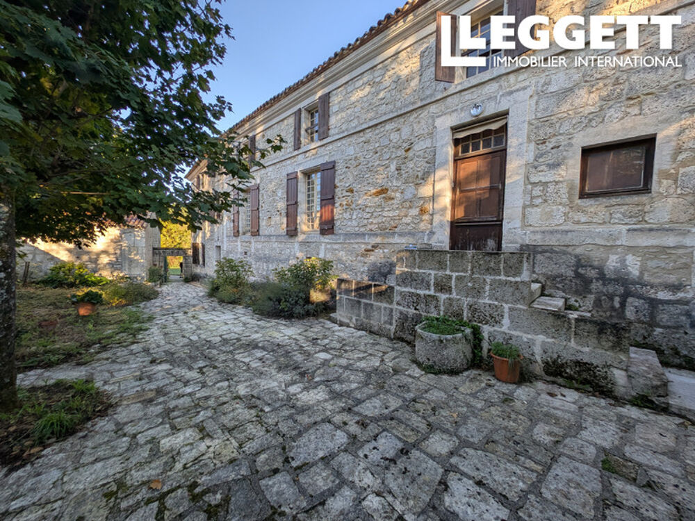 Vente Maison Vouzan ? Demeure historique en pierre, cave voûtée remarquable et parc de 1,5 hectare Vouzan