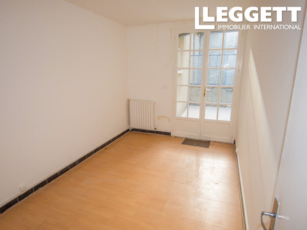 Belle maison sous sol de ville avec 2 chambres et terrasse