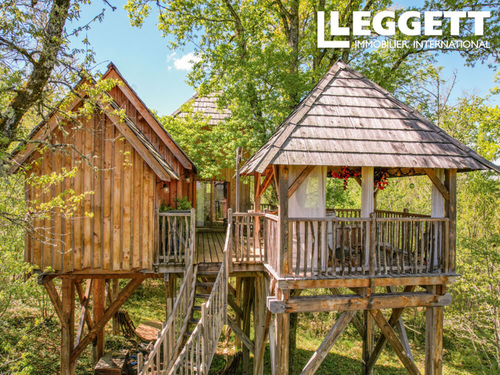 Ensemble de logements insolites
