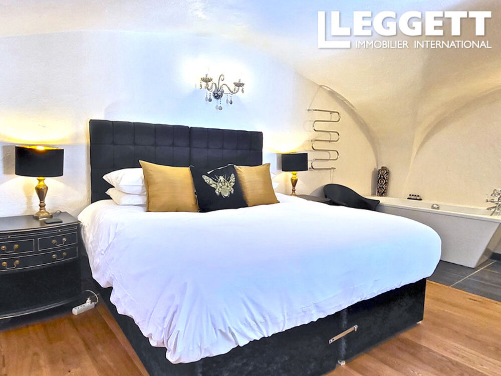 Vente Maison Authentique maison du village avec jardin privé, terrasse ensoleillée excellent rendement locatif. Les deux alpes