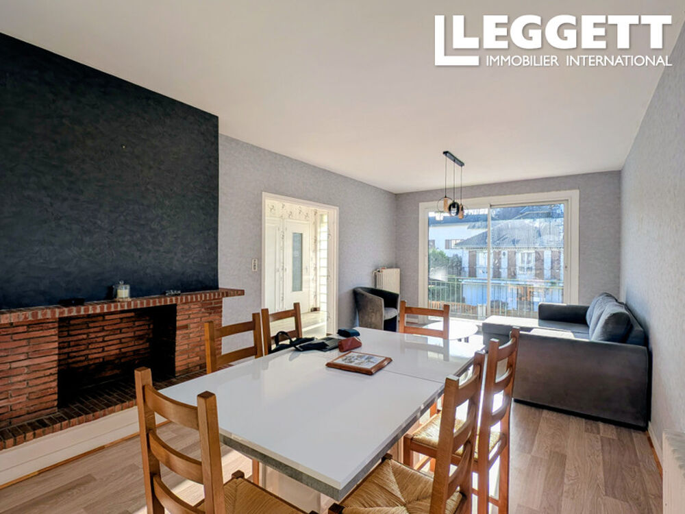 Vente Maison Maison indépendante de 4 pièces avec garage, centre bourg, proche tous commerces ChÂlus