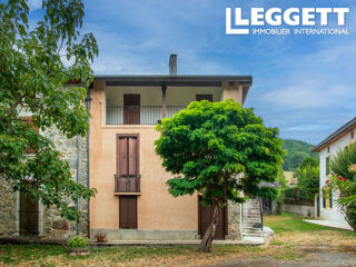 Vente Maison Maison de village 158 m², 2 niveaux, sous-sol, grange et terrain de 1 290 m². Arbas