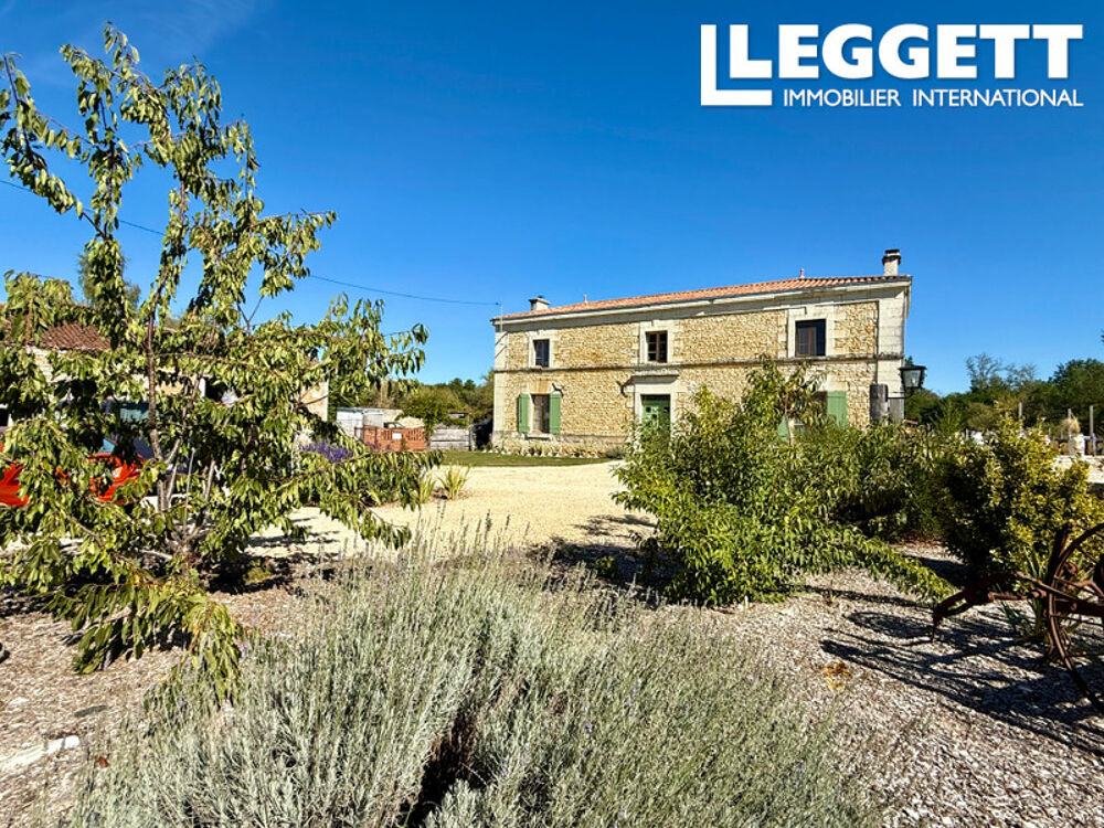 Sud Val de Loire : propriété en pierre, 160 m², 3 500 m² de terrain clos, 200 m² de dépendances, 3 chambres.