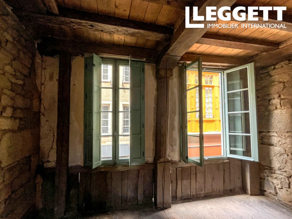 Rare opportunité de rénovation dans bâtiment classé au c?ur du Dinan historique ? beau potentiel