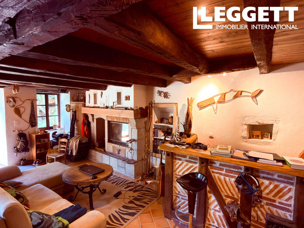 Petit hameau digne d'une carte postale, avec une grange spacieuse et un jardin attenant ? une propriété origin