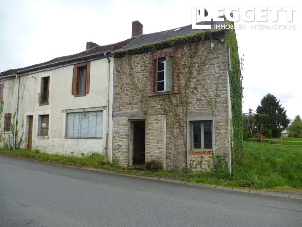 Maison jumelée habitable de deux chambres avec une deuxième propriété à rénover entièrement.