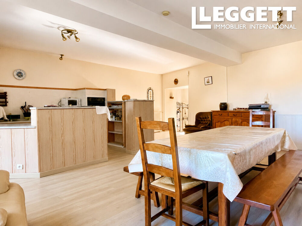 Vente Maison Propriété au rez-de-chaussée, avec trois chambres, deux vérandas, grand jardin et vue. Saint-amant-de-boixe
