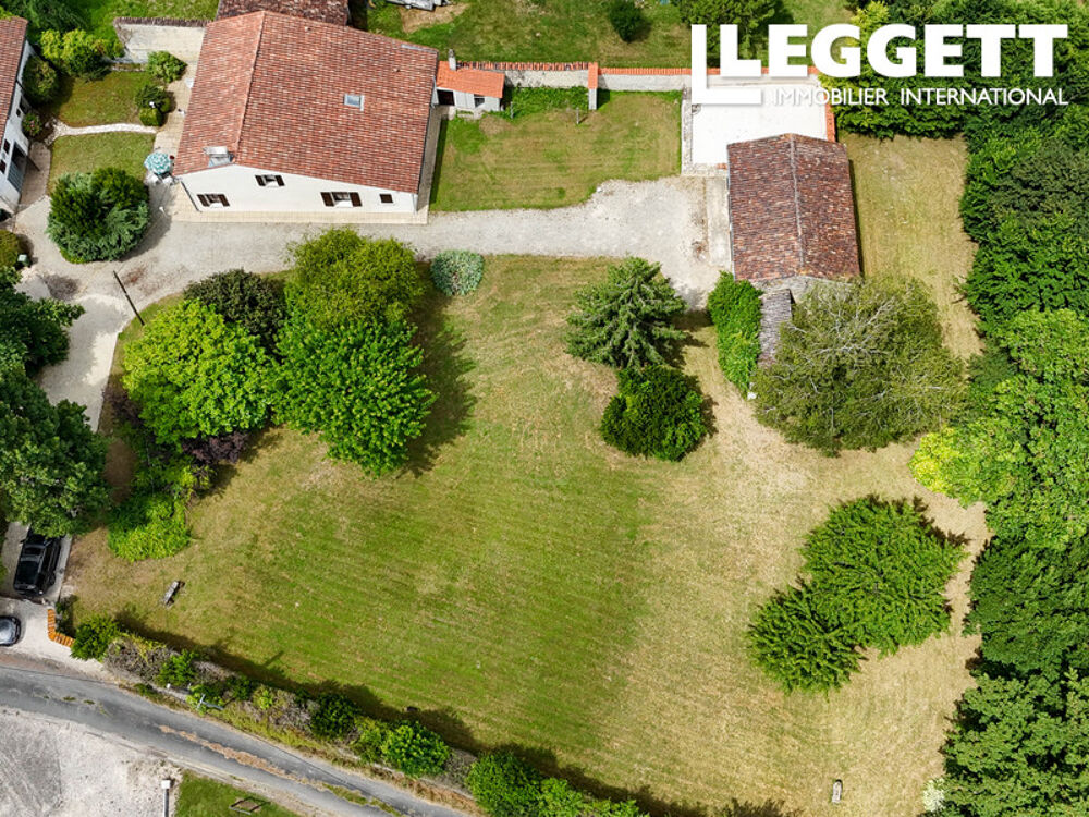 Maison individuelle : 4 chambres - 2 salles de bains. Dépendances et parc jardin. Endroit calme et tranquille