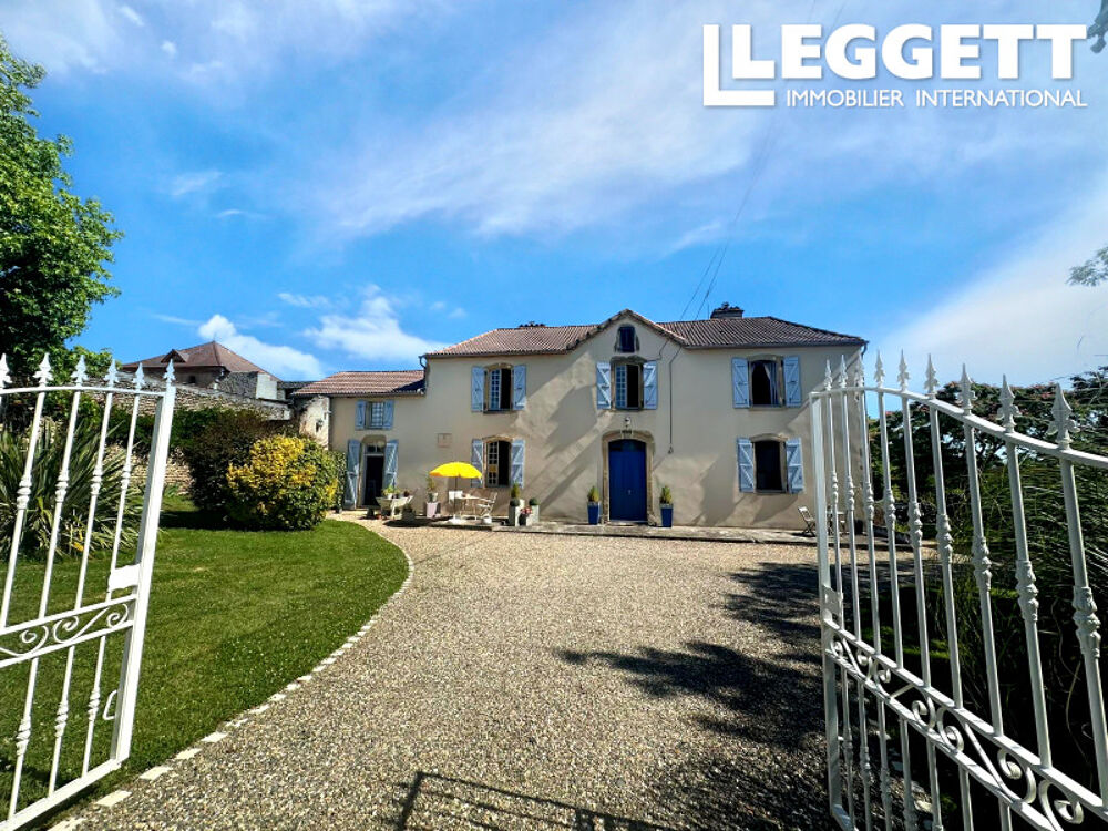 Belle Maison de Maitre avec piscine, terrasse couverte, garage et vue sur la campagne