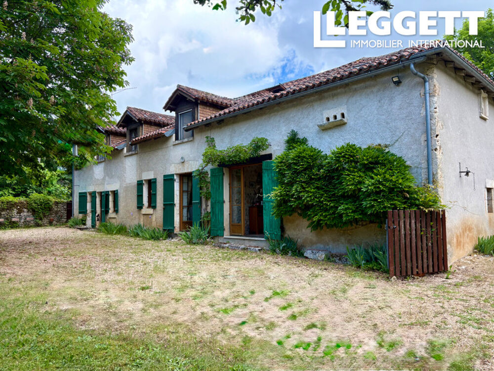 Vente Maison Belle maison de 4 chambres située entre Brantôme et Bourdeilles. Cadre paisible en pleine campagne. Bourdeilles