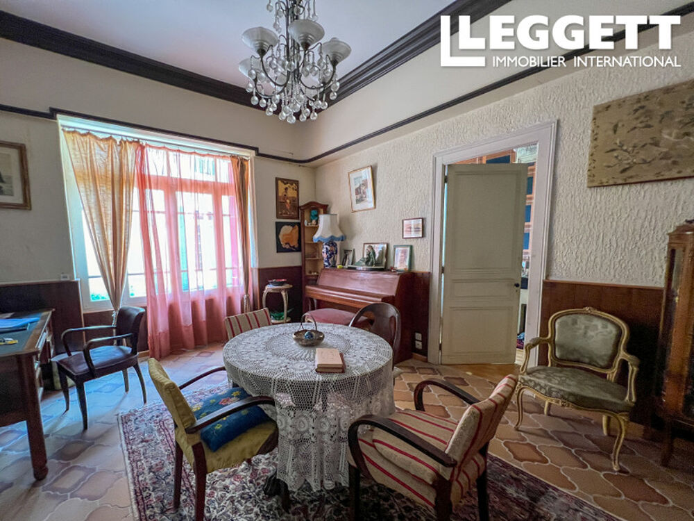 Vente Maison Maison de village élégante et spacieuse avec grand jardin au c?ur d'un beau village médiéval avec commodités. Lauzun