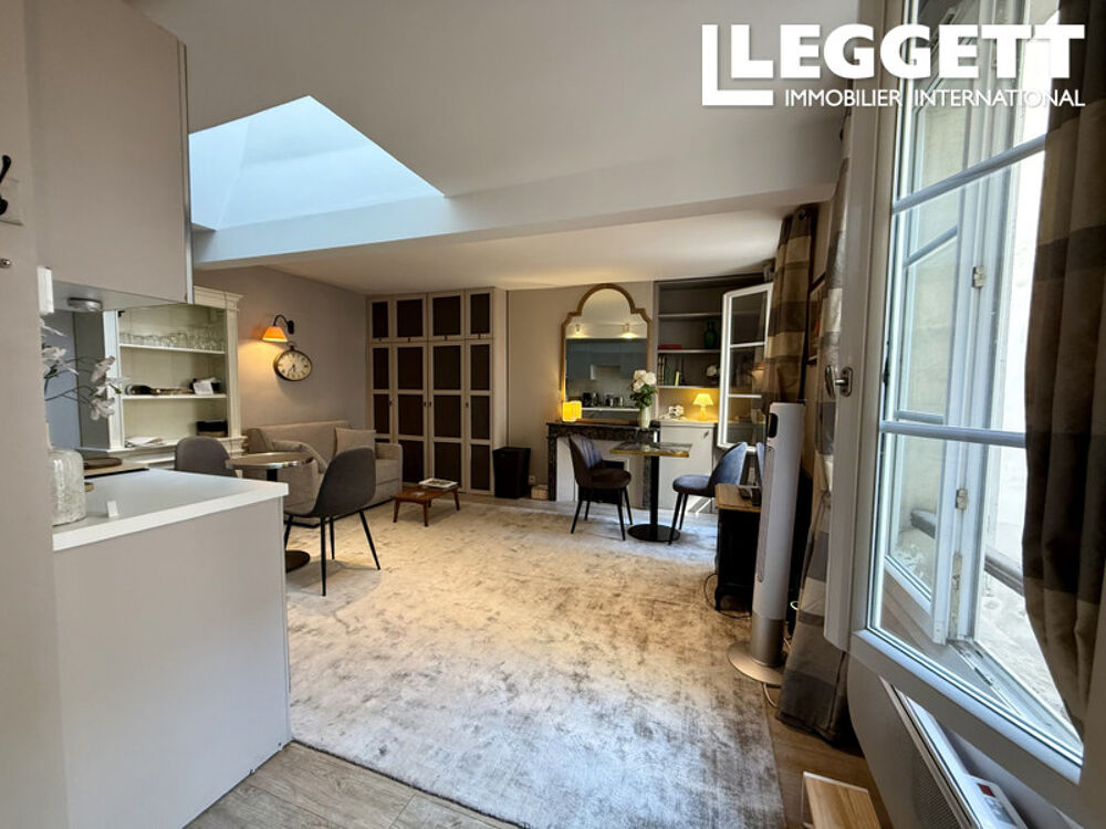 Vente Appartement Paris 4, Île Saint-Louis, appartement rénové, deux pièces, 32 m², 2? étage, vues sur jardin arboré. Paris 4