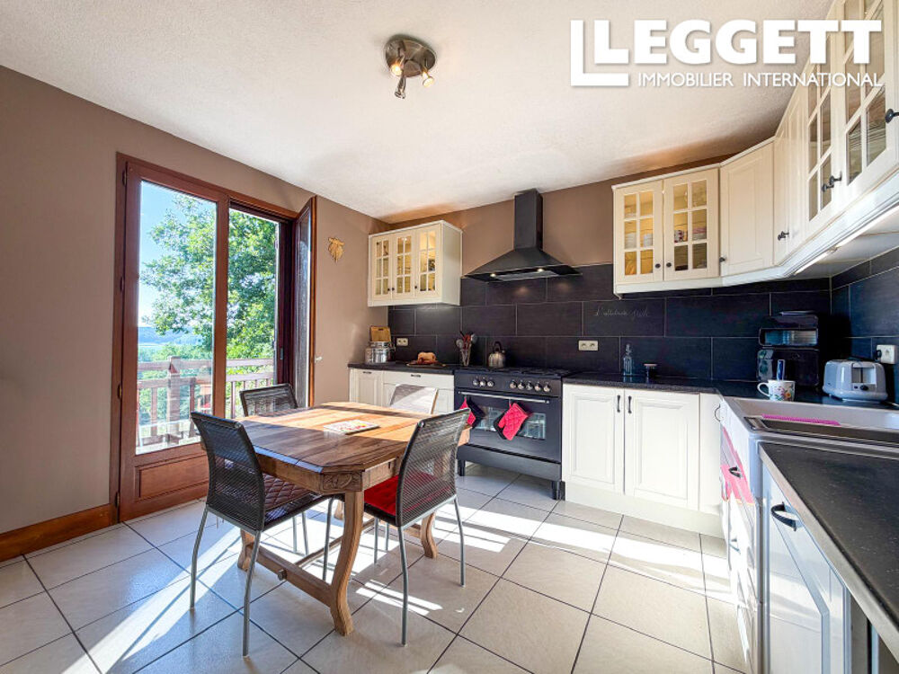 Vente Maison Maison périgourdine de charme avec vue dégagée, 5 chambres et proche de Montignac, Périgord Noir Les farges