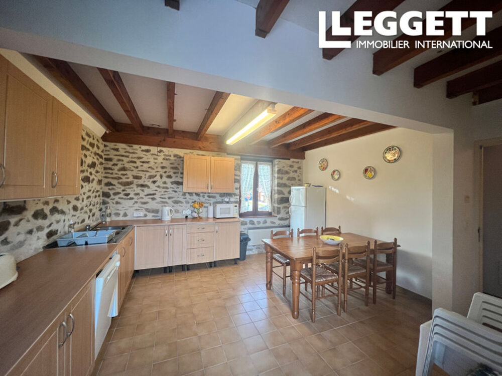 Vente Maison Un joli cottage en pierre avec quatre chambres et un jardin attenant offrant une vue agréable. Fursac