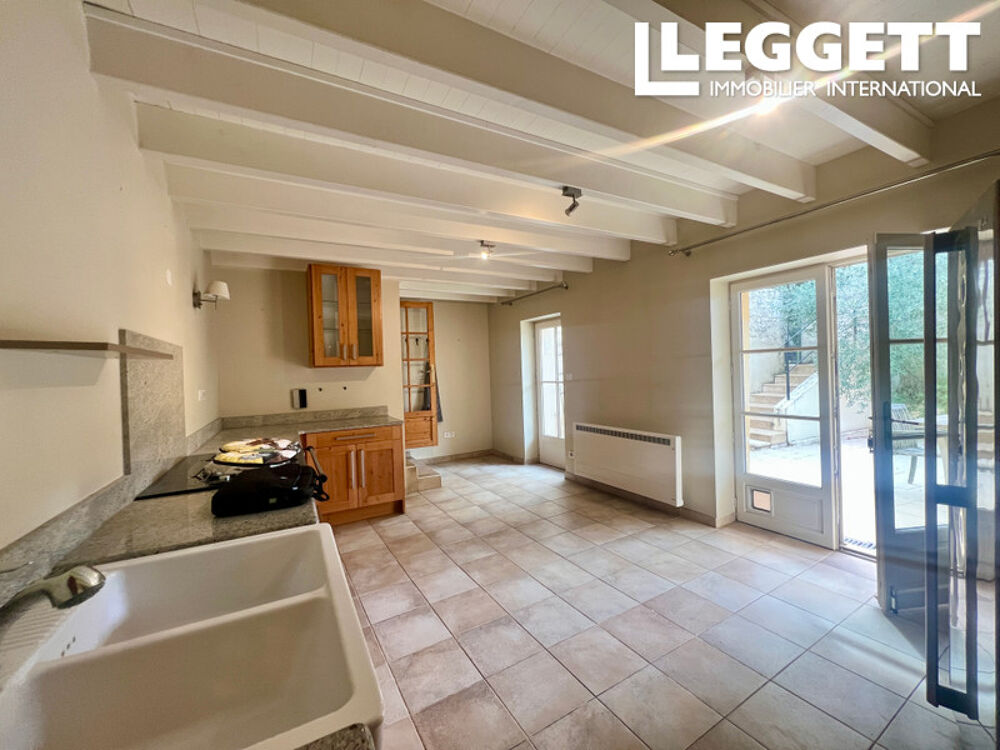Vente Maison Maison en pierre de 3 chambres, magnifiquement rénovée, avec cour-jardin, à quelques pas du centre de la basti Pellegrue