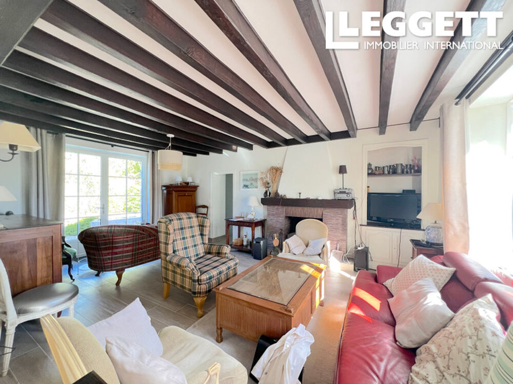 Grande, belle propriété rurale, récemment modernisée, située au calme, avec une annexe de deux chambres