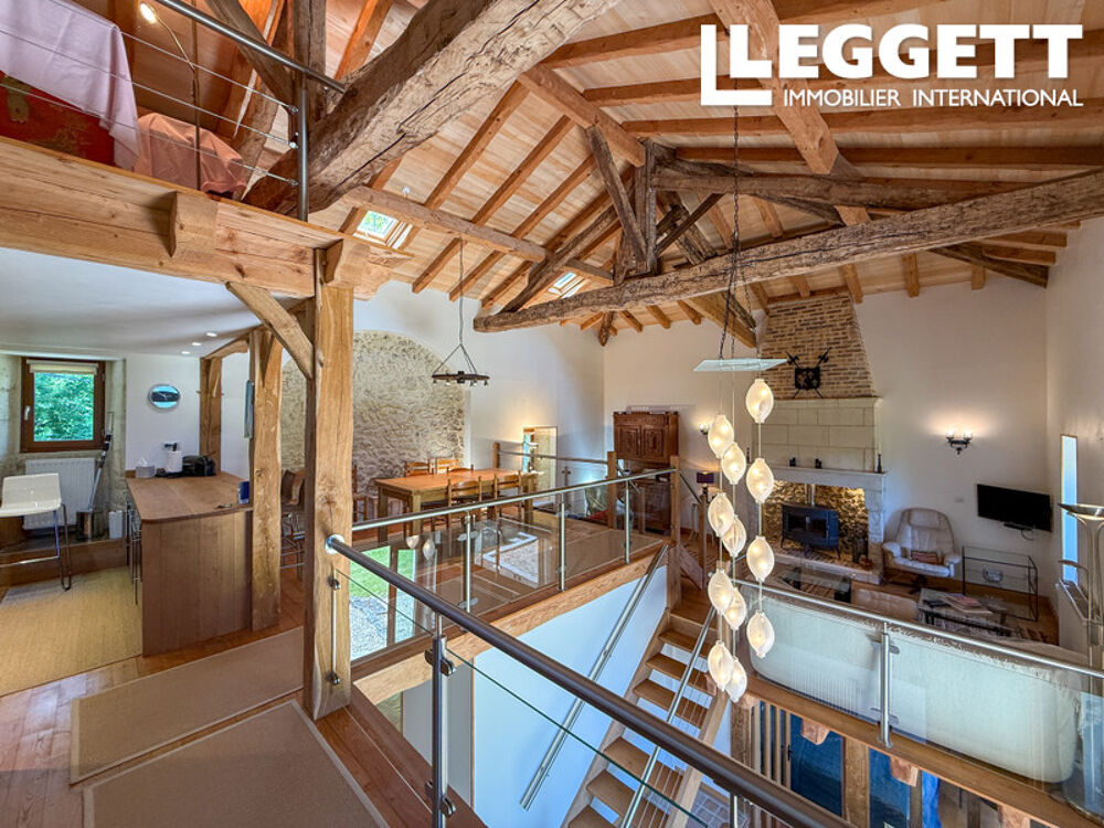 Vente Maison Très belle maison rénovée de 5/6 chambres avec vues fabuleuses au sud-est, à seulement 3 km de Verteillac. Saint-martial-viveyrol
