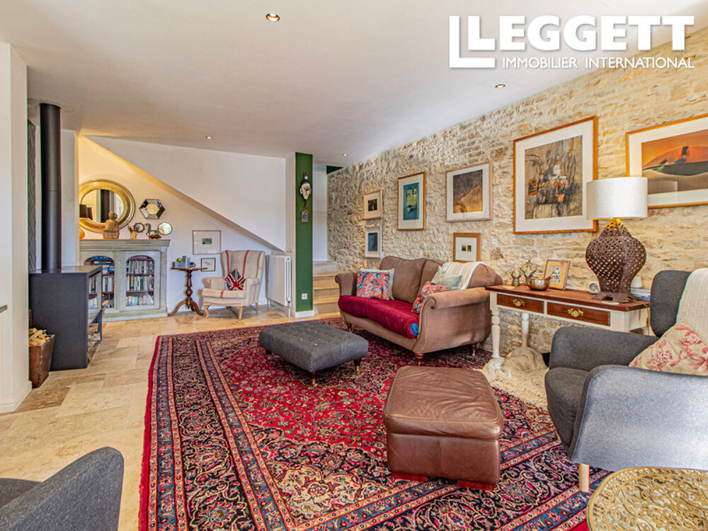 Vente Maison Ferme en pierre 5 chambres à vendre dans le Lot avec commodités de village LavercantiÈre