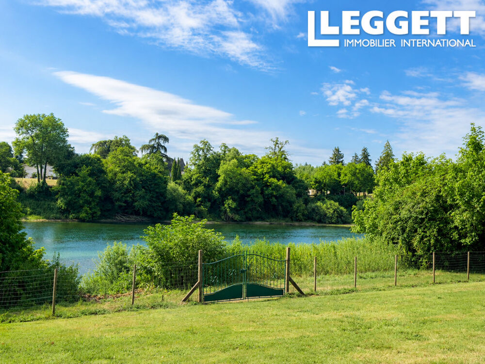 Belle maison de 4 chambres avec piscine, plus d'1 ha et accès Dordogne, à pied des commerces