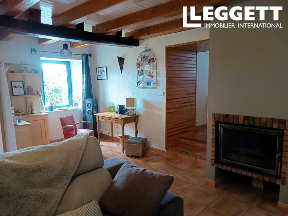Vente Maison Une longère superbement présentée, avec des dépendances et un terrain à la campagne. Le cloÎtre-pleyben