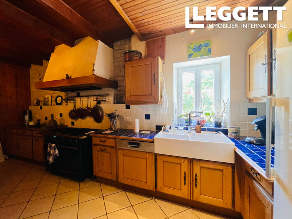 Vente Maison Charentaise de charme avec potentiel locatif et installations pour chevaux SurgÈres