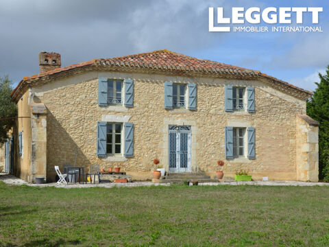   Grande ferme r�nov�e avec 6 chambres, 5 salles de bain, une piscine de 11 m x 6 m et 2 ha de terrain Maison - 8 pi�ce(s) - 280 m�