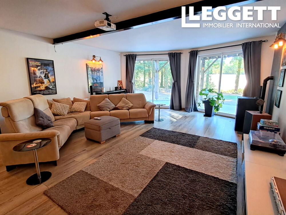 Vente Maison Superbe propriété moderne de 4 chambres avec salle de cinéma/bar et plus de 2 hectares de terrain. Saint-mathieu