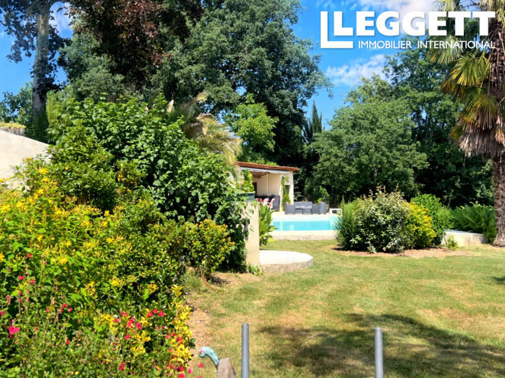 Vente Maison Charmante maison de campagne avec vue panoramique sur les Pyrénées, piscine et terrain de 3 600 m² Gers (32) Malabat