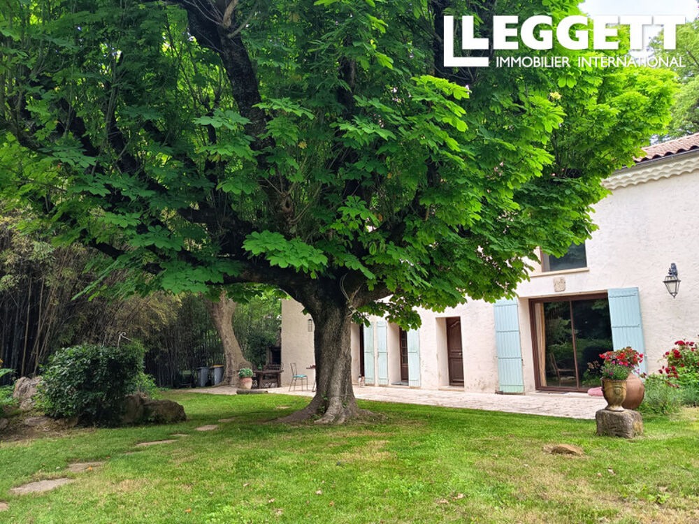 Grand Mas provençal de 180m² habitable sur 16 440m² de terrain + garage et grenier.