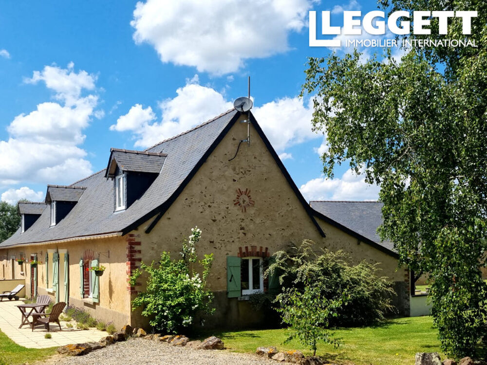 Vente Maison Complexe de 3 gîtes avec logement séparé des propriétaires avec terrain pour chevaux proche de Château Gontier ChemazÉ
