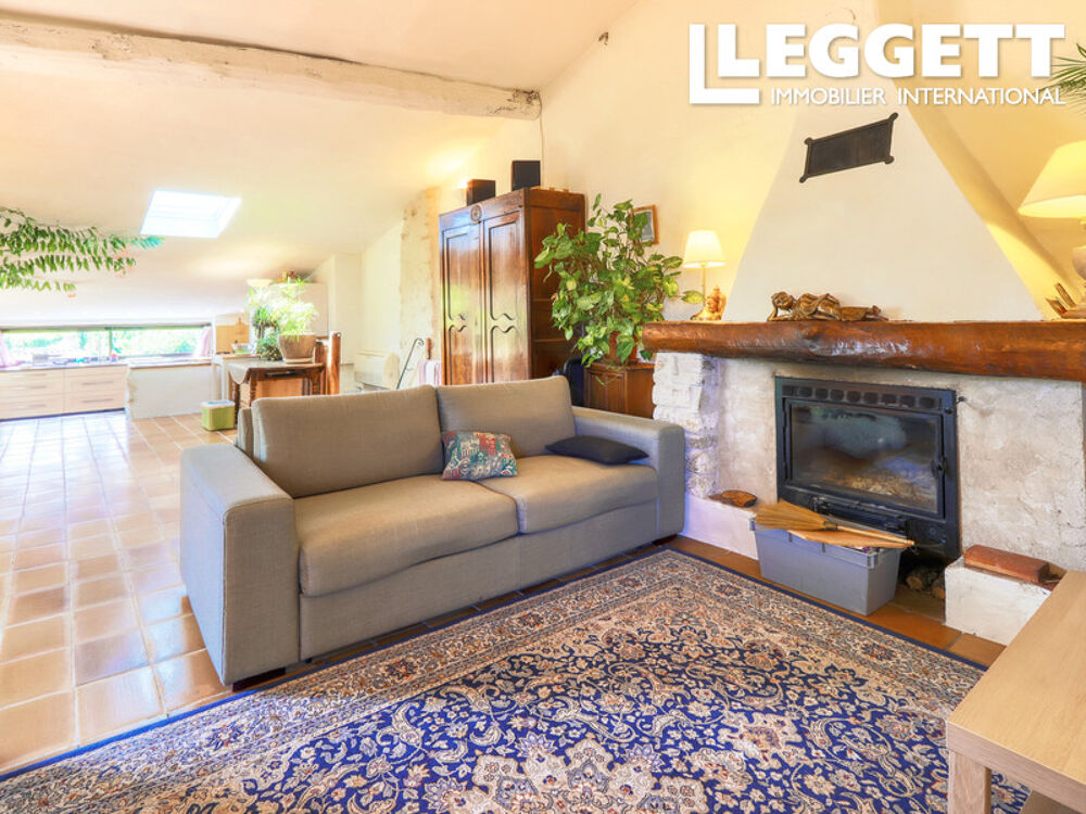 Vente Maison ROUSSILLON, LUBERON - Charmante maison d'hameau. Deux chambres, une jolie terrasse, jardin et piscine hors-sol Roussillon