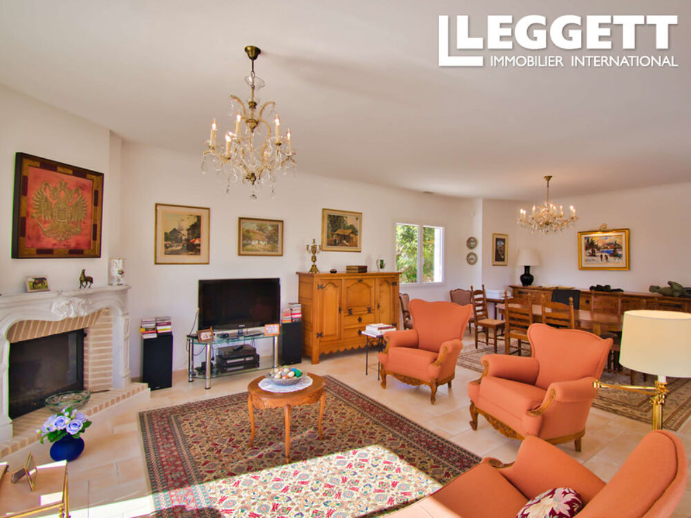 Vente Maison Villa de campagne de style exécutif avec de superbes finitions.<br />3 chambres, 2 salles de bains, piscine, garage Fontjoncouse