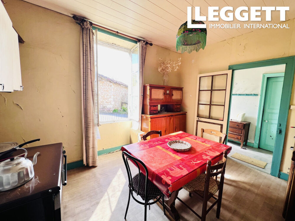 Vente Maison Grande propriété de village de 8 chambres avec potentiel de chambres d?hôtes ? Sud Cantal Saint-santin-de-maurs