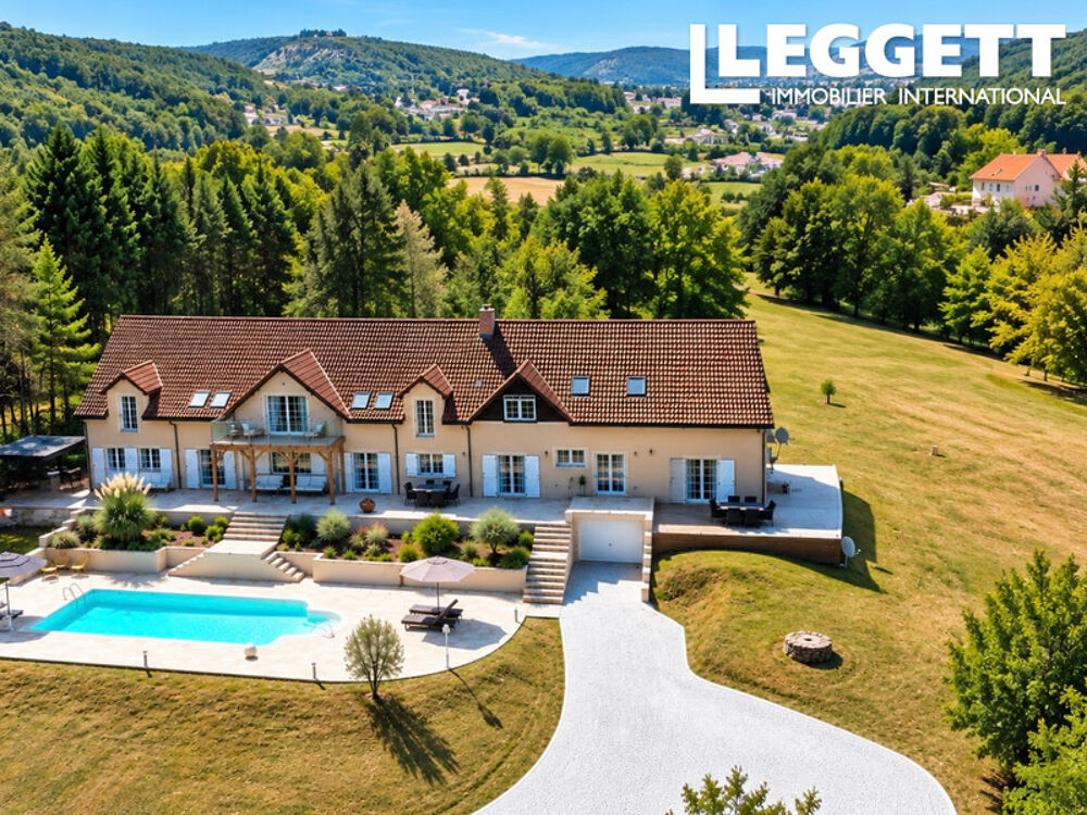 Vente Maison Propriété de caractère avec seconde habitation, piscine et 1,9 ha près de Montignac-Lascaux Les farges