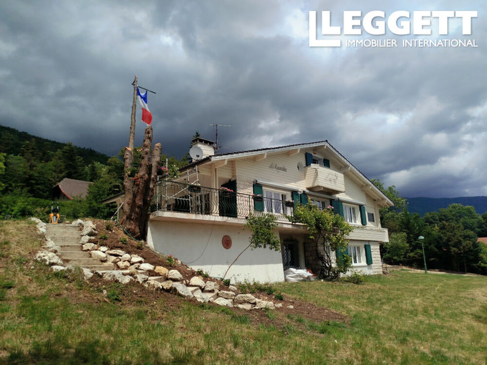 PAYS DE GEX: Chalet prive a vendre 250 m2 , studio, vue sur les Alpes et le lac Leman