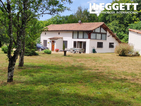   OFFRE ACCEPTE Maison individuelle avec 3 chambres, situe dans un endroit calme, un terrain de 58387m2 Maison - 8 pice(s) - 226 m