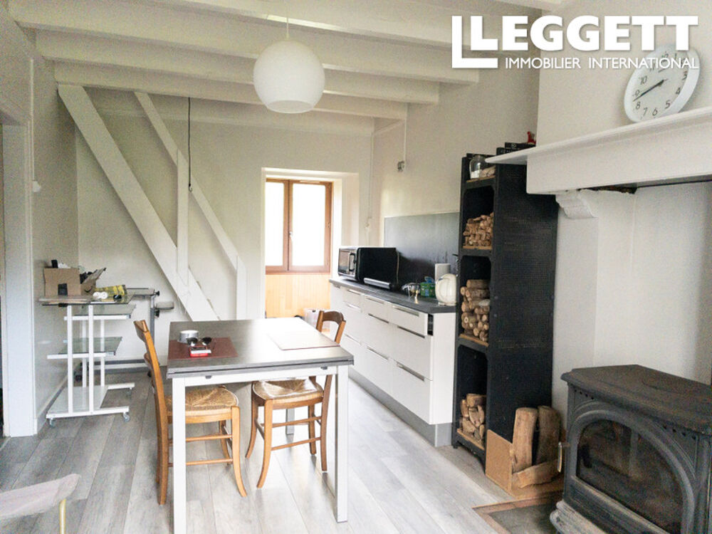 Vente Maison Une jolie maison rénovée dans un hameau, 2 chambres, cuisine ouverte, grenier aménagé, beau terrain attenant Pressignac