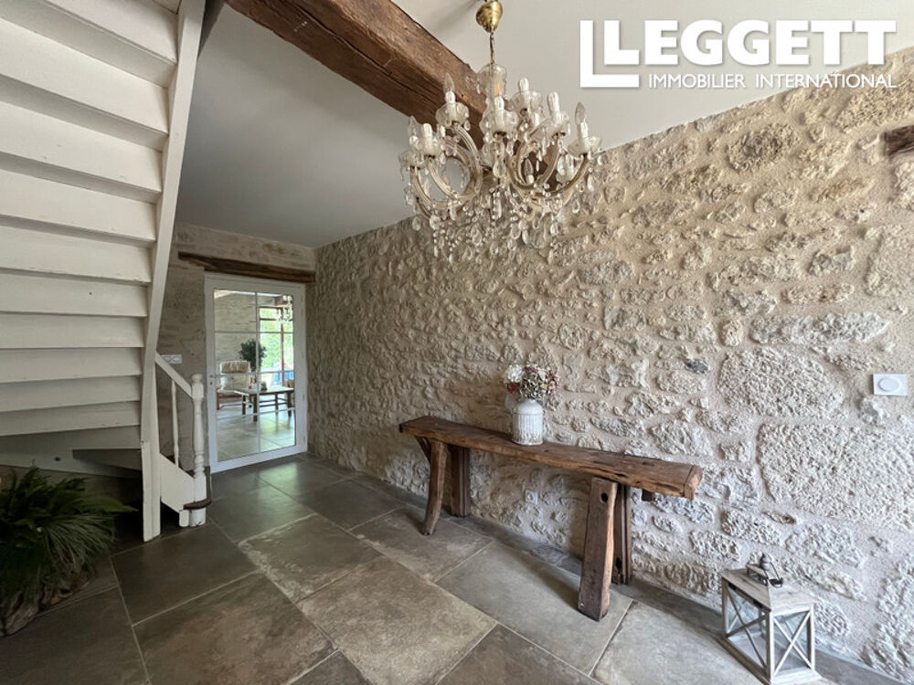 à vendre  Propriété/château Fougueyrolles (33220)