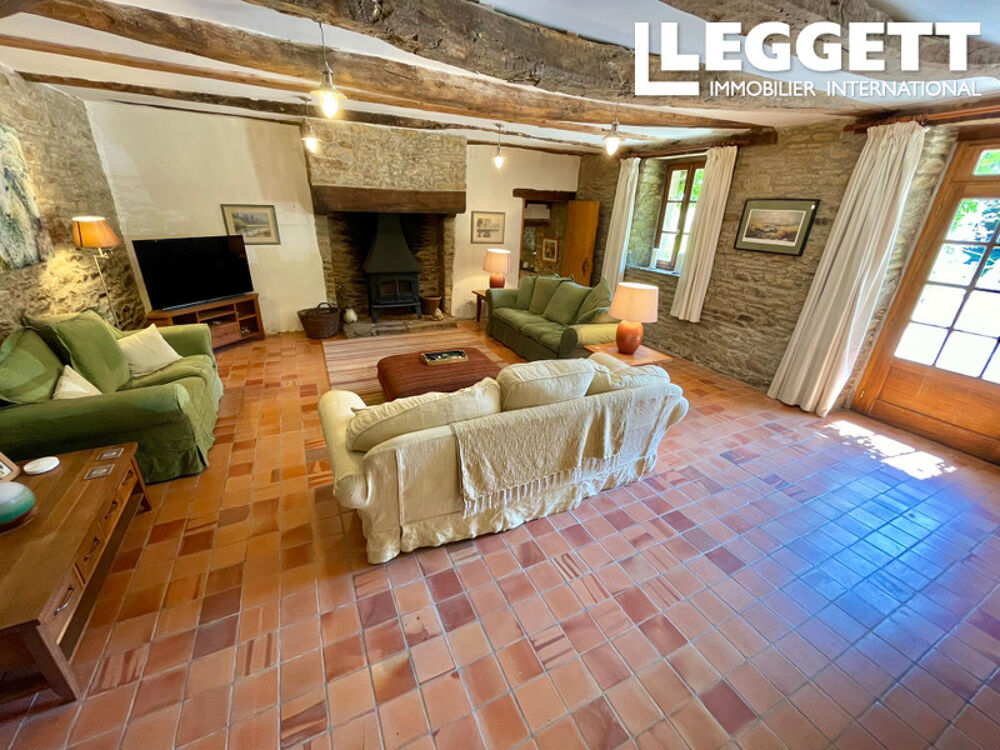 Vente Maison Superbe propriété indépendante en pierre avec piscine.  Une demeure pleine de caractère située en Bretagne Plouguenast-langast