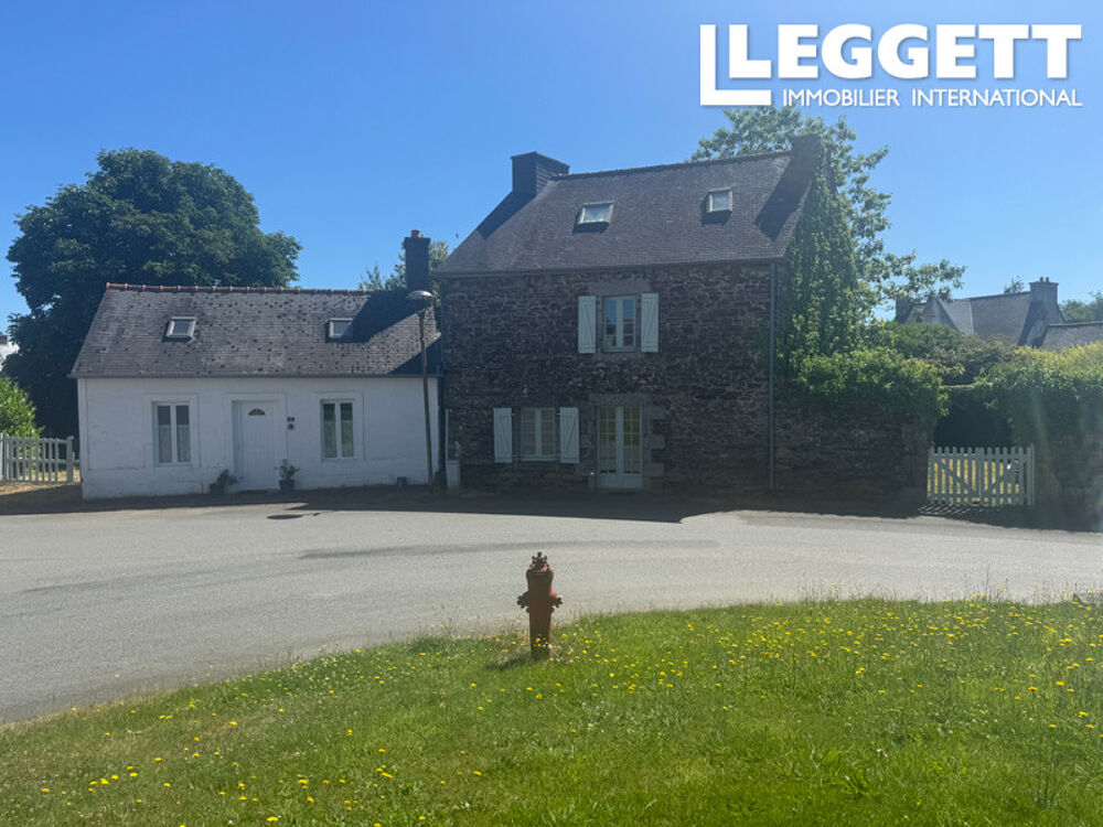 Deux charmantes propriétés dans un village animé près de Rostrenen et Saint-Nicolas-du-Pelem